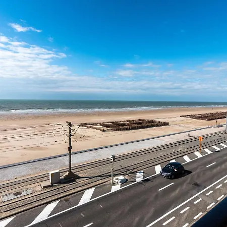 Contemporary In With Balcony Ostende